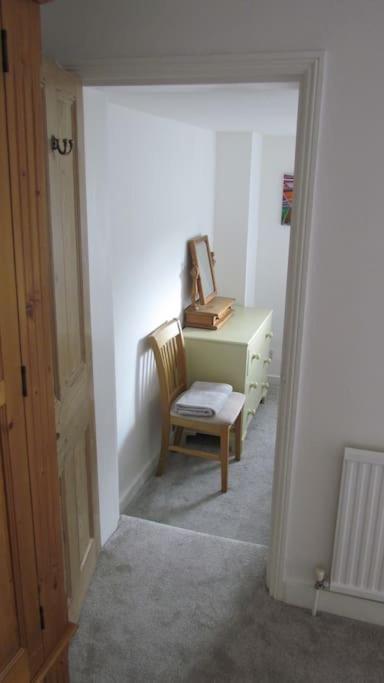 Welcoming Cottage In Chichester Near City Centre Exterior foto